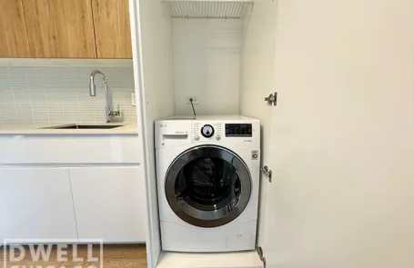 1 Bedroom Lincoln Park Apartment