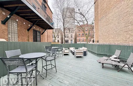 1 Bedroom Lincoln Park Apartment