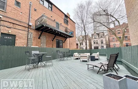 1 Bedroom Lincoln Park Apartment