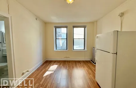 Studio Logan Square Apartment