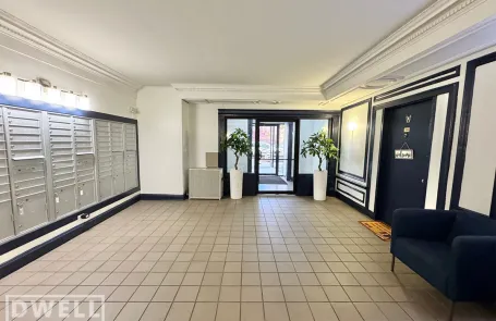 Studio Lincoln Park Apartment