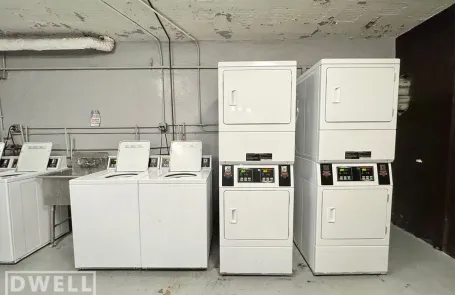 Studio Lincoln Park Apartment