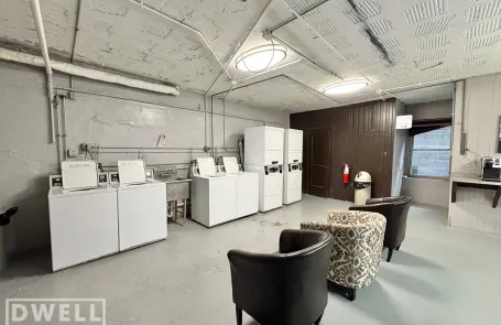 Studio Lincoln Park Apartment