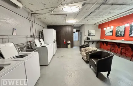 Studio Lincoln Park Apartment