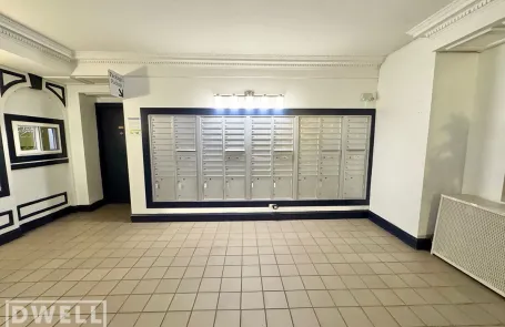 Studio Lincoln Park Apartment