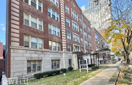 Studio Lincoln Park Apartment