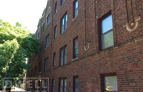 1 Bedroom Lakeview Apartment