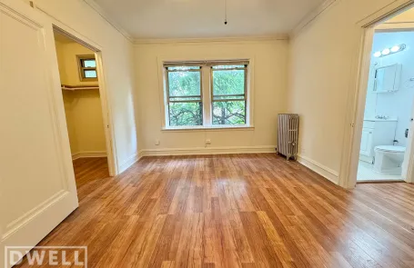 1 Bedroom Logan Square Apartment