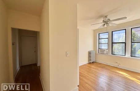Studio Humboldt Park Apartment