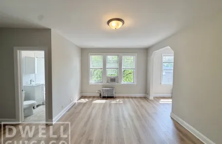 1 Bedroom Logan Square Apartment
