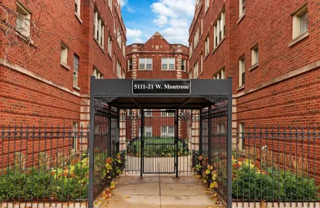 1 Bedroom Portage Park Apartment
