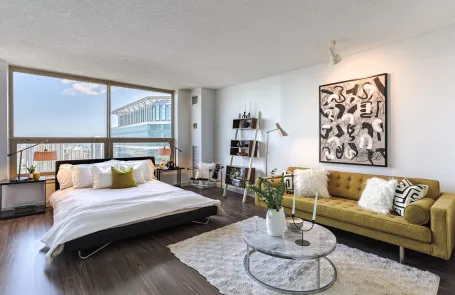 2 Bedroom West Loop Apartment