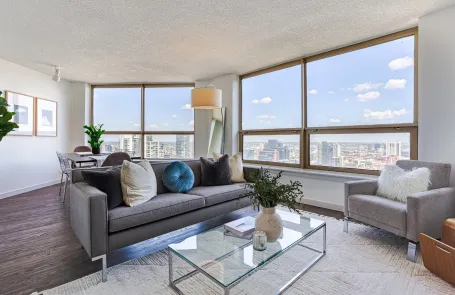 2 Bedroom West Loop Apartment