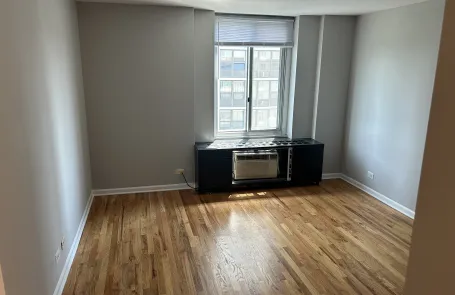 1 Bedroom Uptown Apartment