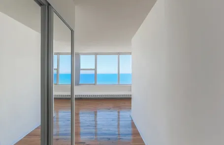 1 Bedroom Edgewater Apartment