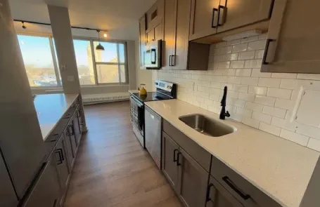 1 Bedroom Edgewater Apartment