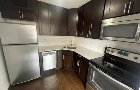 1 Bedroom Edgewater Apartment
