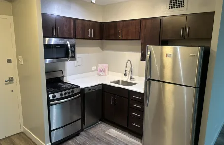 1 Bedroom Edgewater Apartment