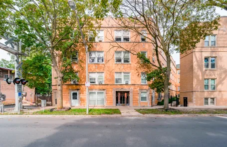 2 Bedroom Ravenswood Manor Apartment