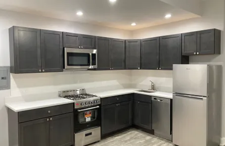 Studio Sheridan Park Apartment