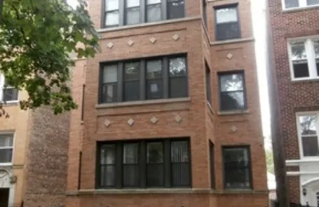 2 Bedroom Albany Park Apartment