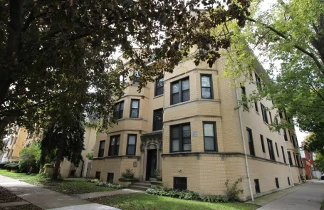 2 Bedroom Irving Park Apartment