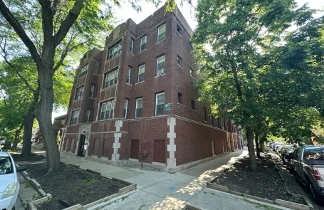 1 Bedroom Rogers Park Apartment