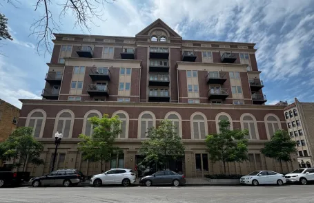 2 Bedroom Rogers Park Apartment