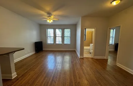 1 Bedroom Rogers Park Apartment