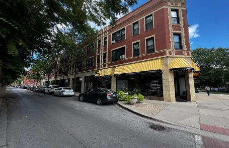 1 Bedroom Rogers Park Apartment