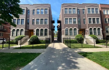 2 Bedroom Rogers Park Apartment