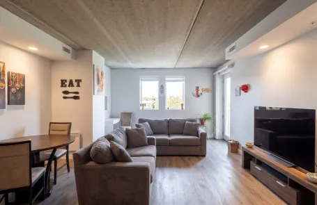 2 Bedroom Rogers Park Apartment