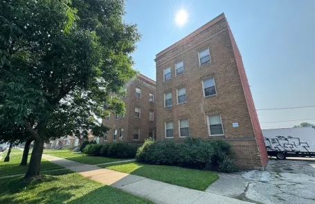 2 Bedroom Roseland Apartment