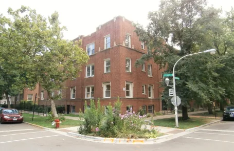 3 Bedroom Rogers Park Apartment