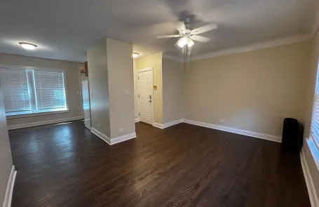1 Bedroom Rogers Park Apartment
