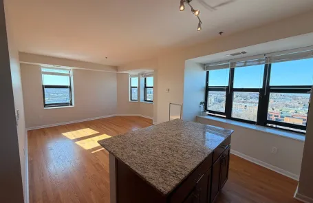 2 Bedroom Rogers Park Apartment