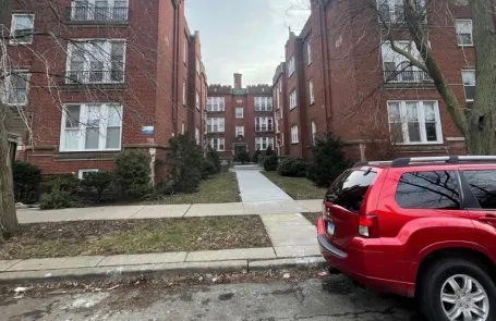 1 Bedroom Irving Park Apartment