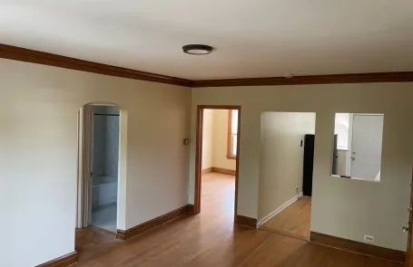 2 Bedroom Hermosa Apartment
