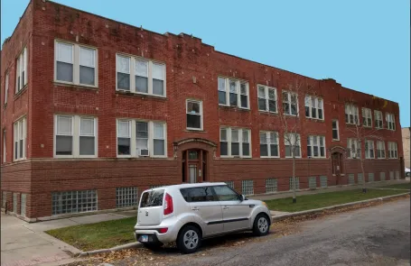 2 Bedroom Irving Park Apartment