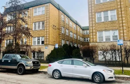 1 Bedroom Irving Park Apartment