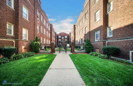 1 Bedroom Rogers Park Apartment