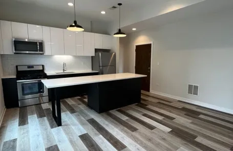 3 Bedroom River West Apartment