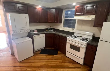2 Bedroom Humboldt Park Apartment