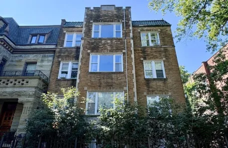 2 Bedroom Lincoln Park Apartment
