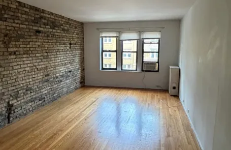 1 Bedroom Lakeview Apartment