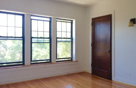 1 Bedroom Lakeview Apartment