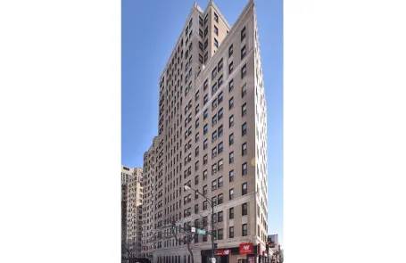 1 Bedroom Lincoln Park Apartment