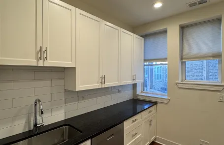 2 Bedroom Rogers Park Apartment