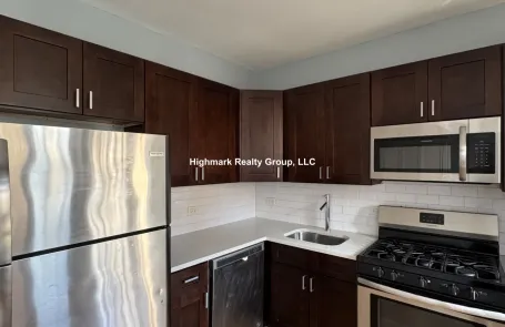 2 Bedroom Rogers Park Apartment