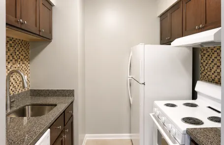 1 Bedroom Edgewater Apartment